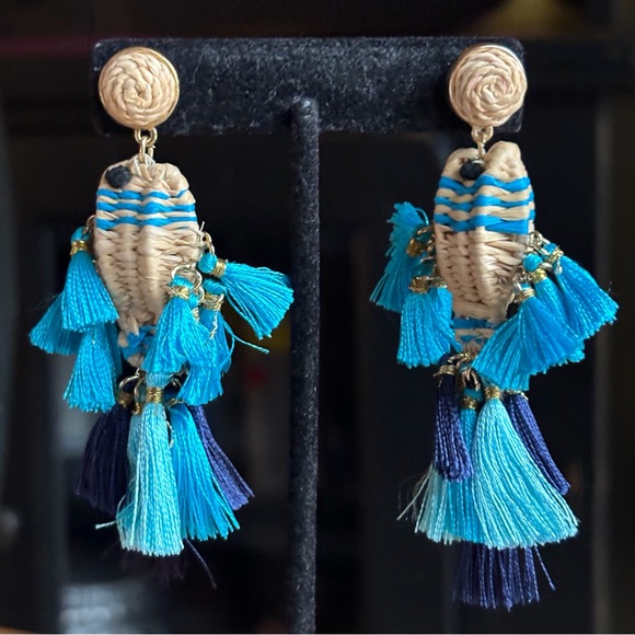 🌸NWT Lilly Pulitzer Fishy Kiss Earrings - Picture 4 of 4